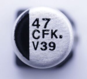 47UF-16V EEEFK1C470UR SMD-ELKO PAN 105° 5X5,8MM